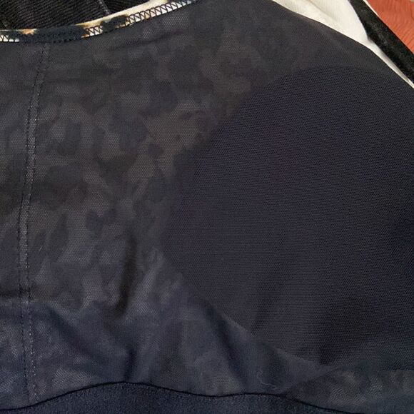 CORE 10 sports Bra NWT leopard print with grey color size L - Picture 12 of 13